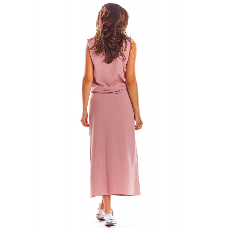 Dlouhá dámská sukně růžové barvy na léto