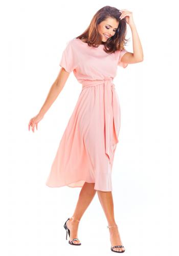 Elegantní dámské šaty růžové barvy na léto