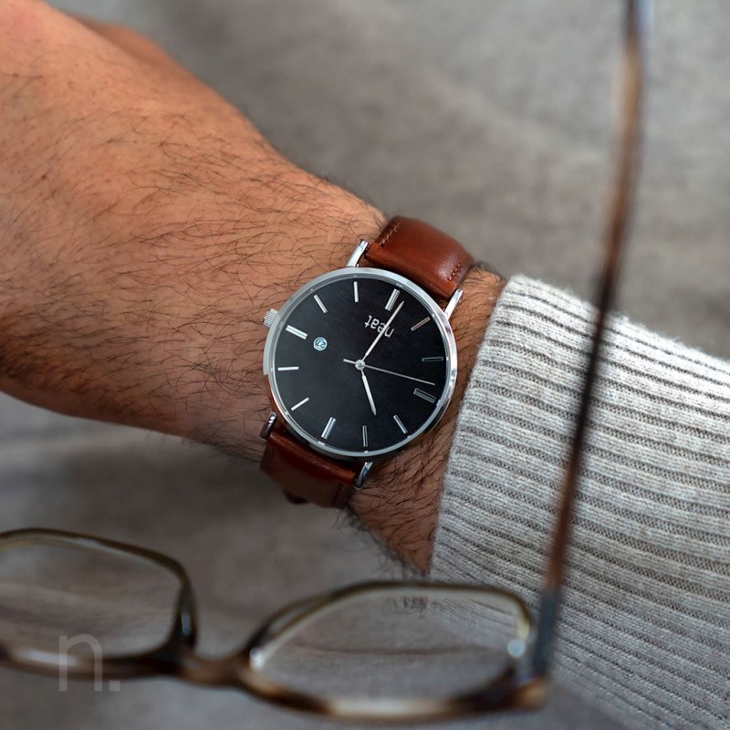 Pánské stylové hodinky s koženým páskem v hnědo-černé barvě
