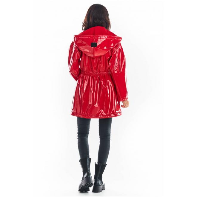 Vinylová dámská bunda červené barvy na podzim