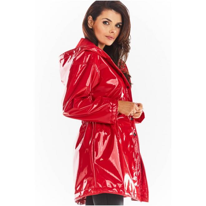 Vinylová dámská bunda červené barvy na podzim