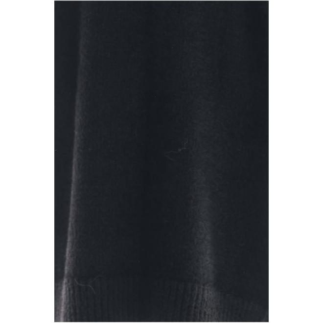 Svetrové dámské šaty černé barvy s oversize střihem