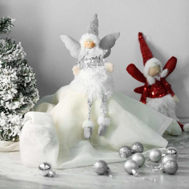 Stříbrný vánoční anděl s visícími nohama