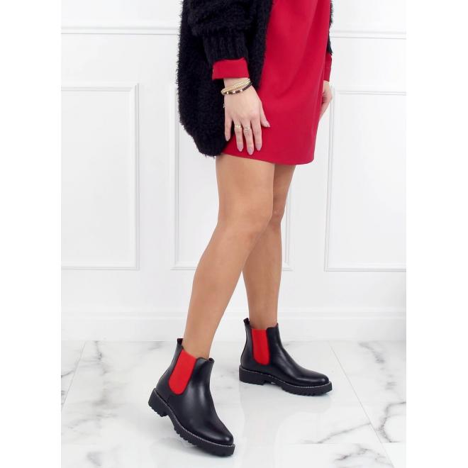 Kotníkové dámské boty černé barvy s červenými vložkami