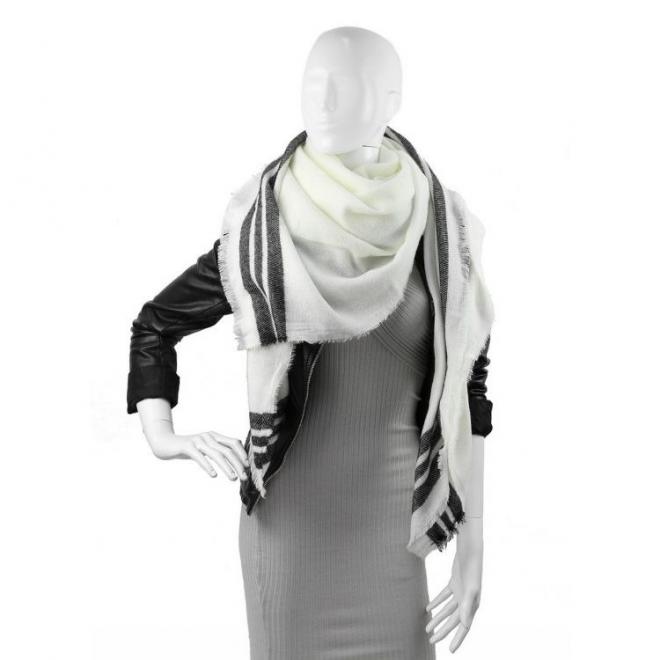 Elegantní dámský šál v bílé barvě s černými pruhy