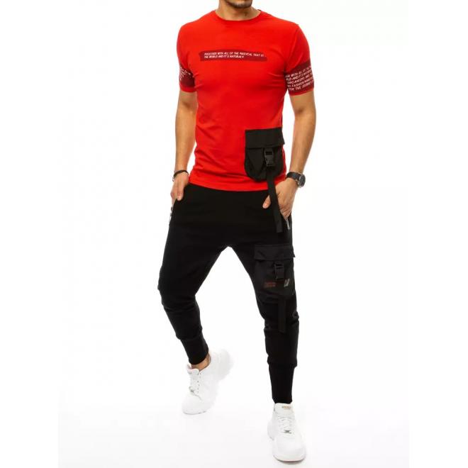 Červeno-černý komplet trička a kalhot s potiskem pro pány