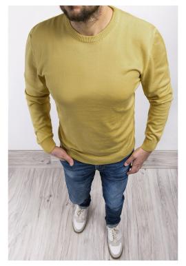 Klasický pánský svetr žluté barvy s kulatým výstřihem