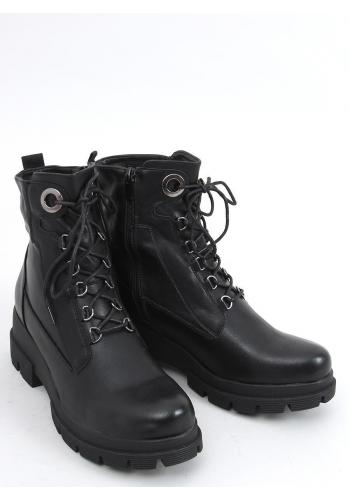 Dámské boty s nízkým klínovým podpatkem v černé barvě