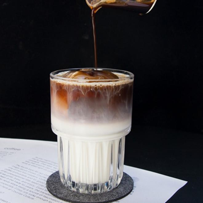 Sada čtyř skleněných sklenic na latte nebo whisky - 320 ml