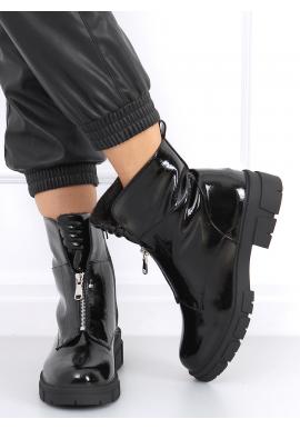 Lakované dámské boty černé barvy s vysokou podrážkou
