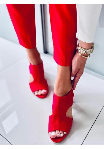 Ažurové červené sandály na podpatku