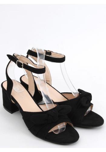 Nízké semišové sandály černé barvy