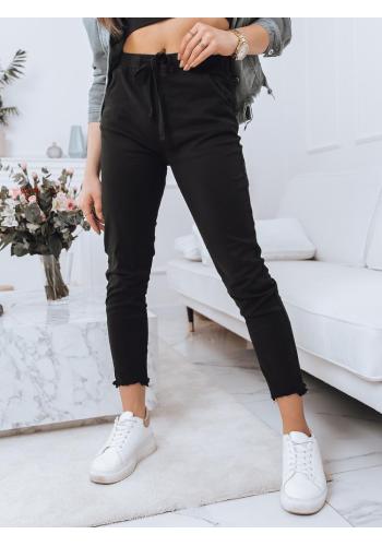 Strečové dámské kalhoty černé barvy s gumou v pase
