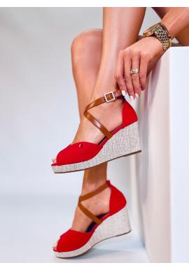 Červené dámské sandály na klínovém podpatku