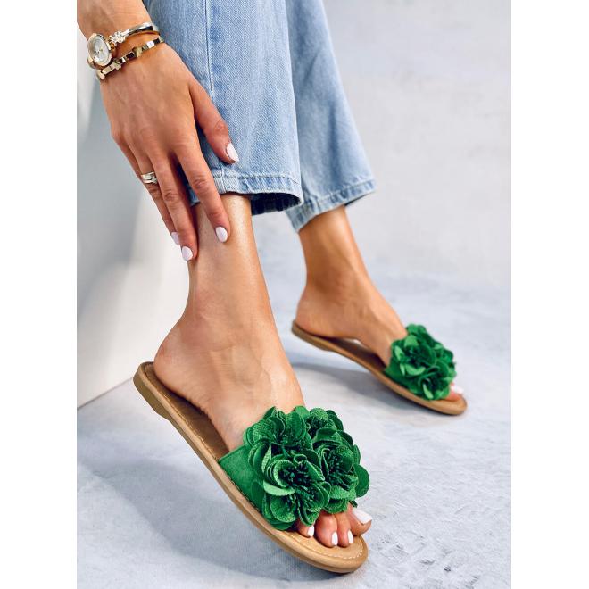 Zelené ploché pantofle s květinami