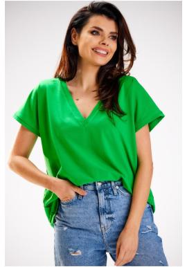 Volné zelené tričko s véčkovým výstřihem