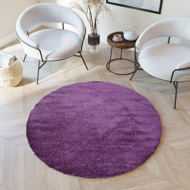 Fialový kulatý koberec s hustým vlasem