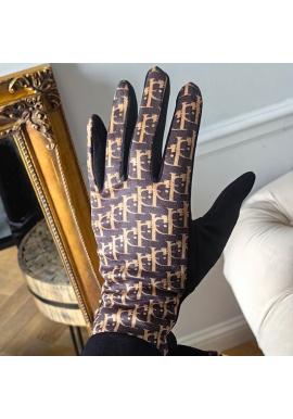Hnědé elegantní rukavice se vzorem