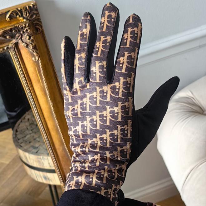 Hnědé elegantní rukavice se vzorem
