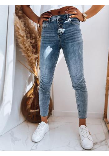 Úzké světle modré džíny s vysokým pasem