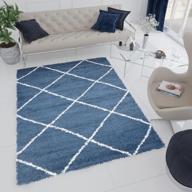Shaggy koberec v modré barvě se vzorem